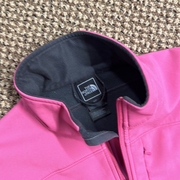 North Face Windbreaker Jacket - Picture 2 of 2